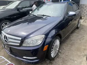 Mercedes-Benz C300 2009 Blue