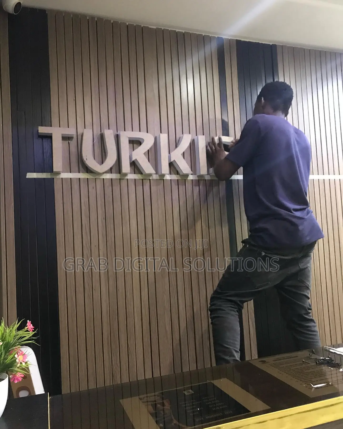 2D, 2D Signage Installation