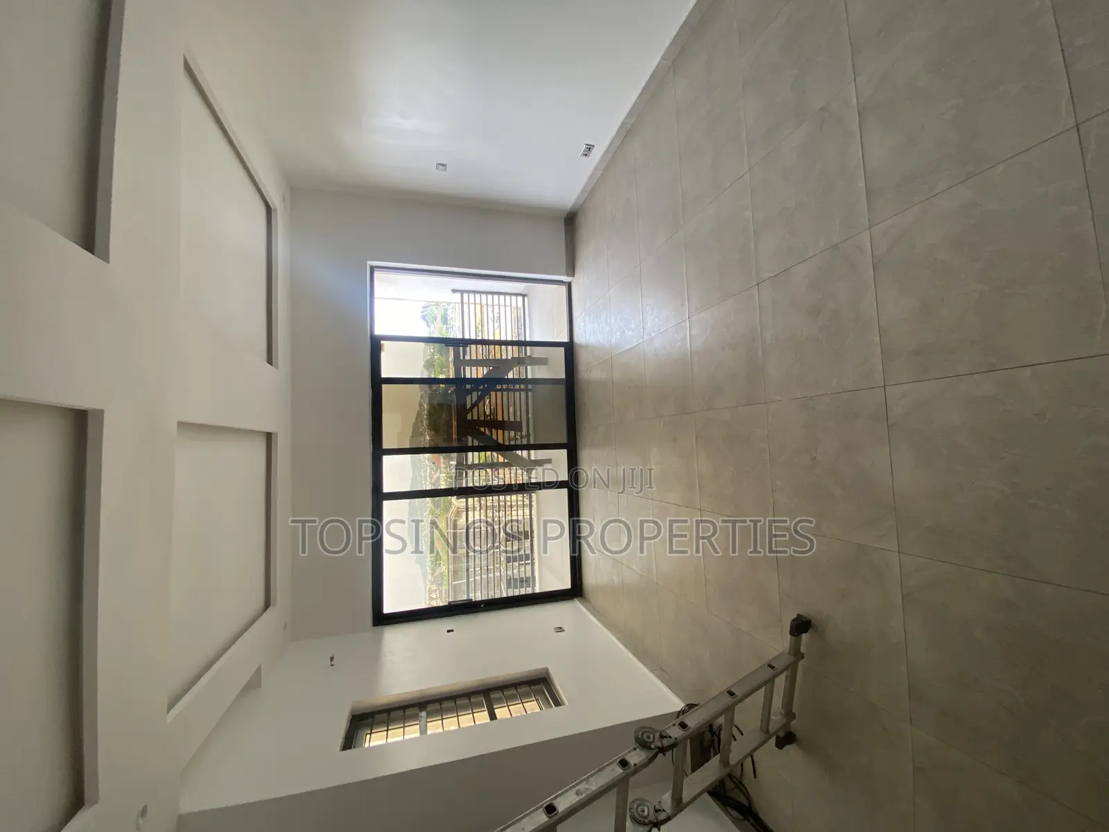 3bdrm Duplex in Dawaki for rent