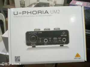 Behringer U-Phoria UM2 USB Audio Interface
