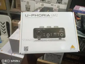 Behringer U-Phoria UM2 USB Audio Interface
