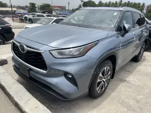 Toyota Highlander XLE AWD 2020 Gray