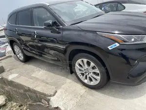 Toyota Highlander Limited 2022 Black