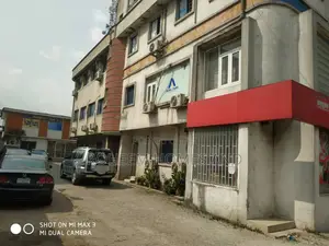 Plaza for Sale With Deed Convenance