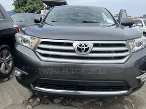 Toyota Highlander Limited 2012 Gray