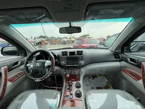 Toyota Highlander Limited 2012 Gray