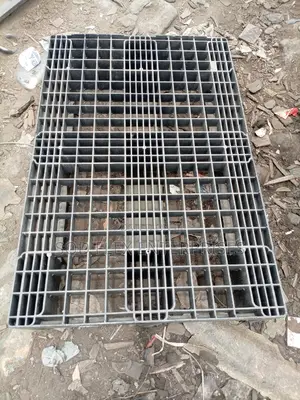 L K 80*120cm Plastic Heavy Duty Pallet
