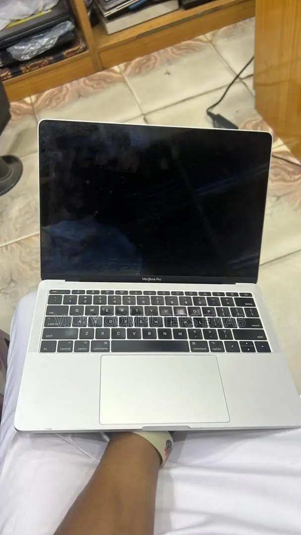 Laptop Apple MacBook Pro 2017 8GB Intel Core I5 SSD 128GB