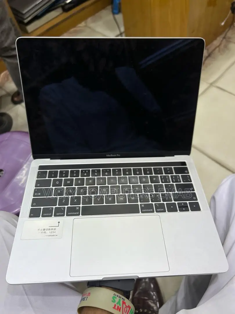 Laptop Apple MacBook Pro 2019 16GB Intel Core I7 SSD 256GB