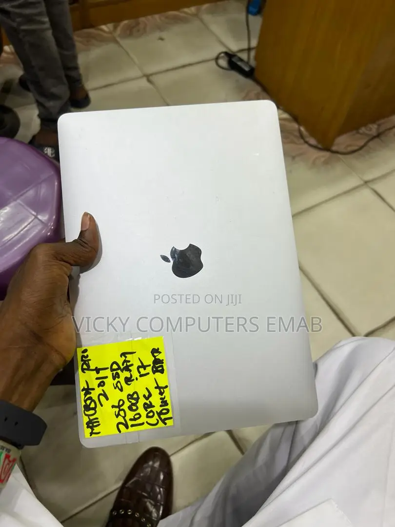 Laptop Apple MacBook Pro 2019 16GB Intel Core I7 SSD 256GB