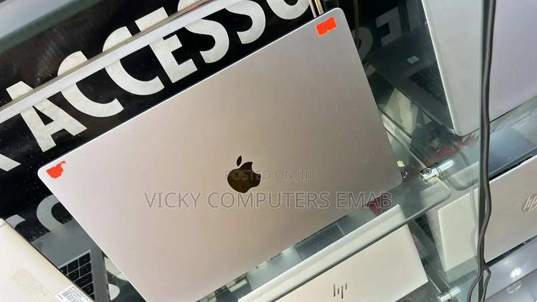 Laptop Apple MacBook Pro M1 16GB Intel Core I5 SSD 512GB