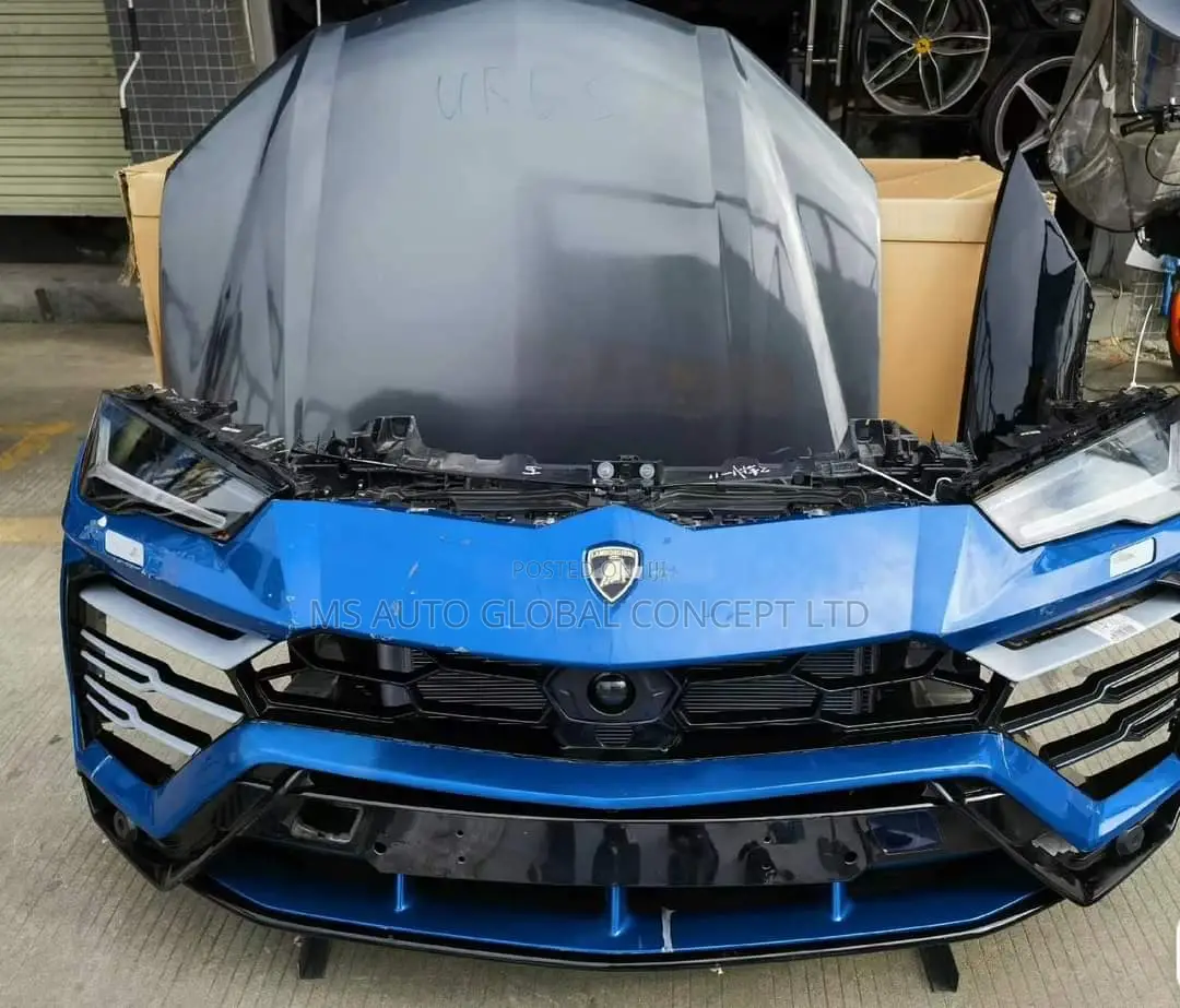 Lamborghini Urus Front Cut