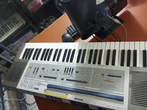 Clean London Used Korg Keyboard