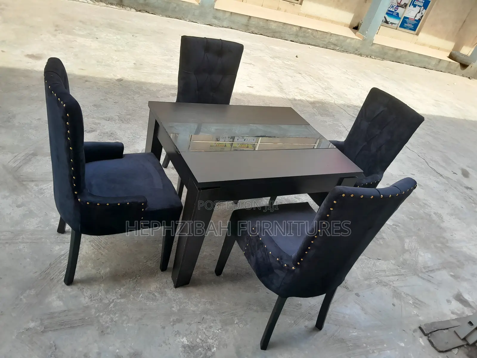 4 Seater Chesterfield Dining