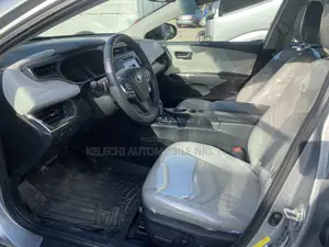 Toyota Avalon XLE Sedan FWD (3.5L 6cyl 6A) 2017 Gray