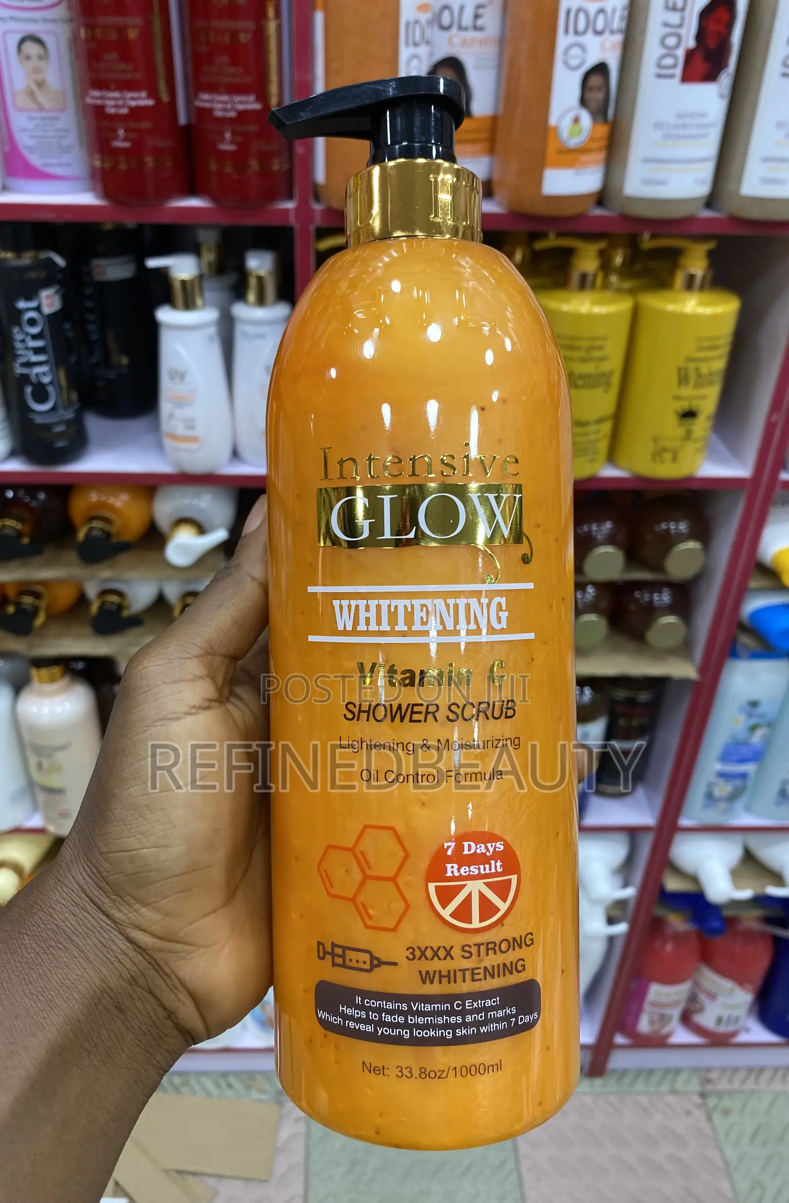 Intensive Glow Whitening Vitamin C Shower Scrub