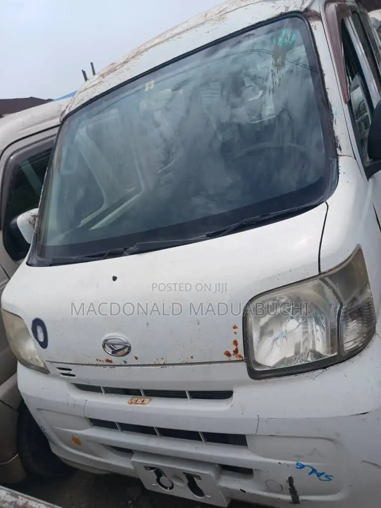 Suzuki APV Minibus 2010 White