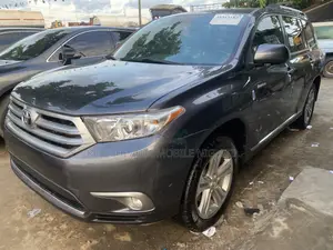 Toyota Highlander Limited 3.5L 2WD 2013 Gray