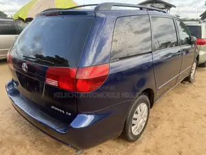 Toyota Sienna LE AWD 2005 Blue