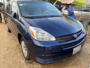 Toyota Sienna LE AWD 2005 Blue