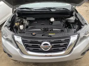 Nissan Pathfinder SL 4dr 4x4 (3.5L 6cyl) 2017 Silver