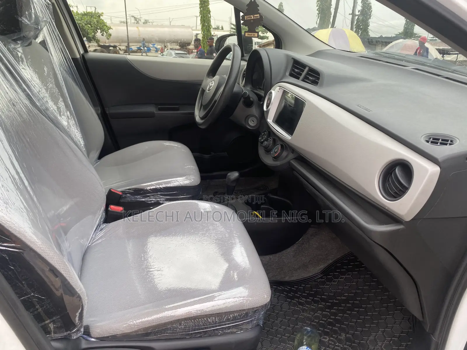 Toyota Yaris 2013 White