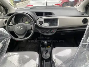 Toyota Yaris 2013 White