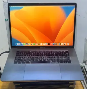 Laptop Apple MacBook Pro 2019 32GB Intel Core i7 SSD 1T