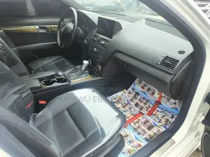 Mercedes-Benz C300 2010 White