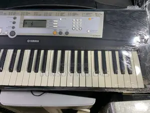 Yamaha Keyboard PSR-E203 Uk-Used