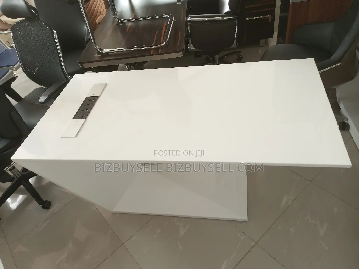 Executive Office Table With Sockets
