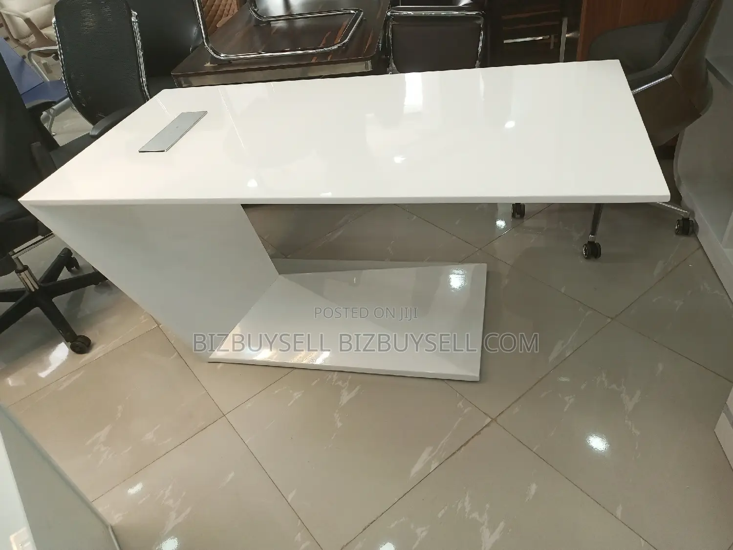 Executive Office Table With Sockets