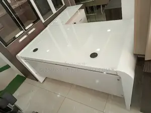 Executive Table (1.6 Miter)
