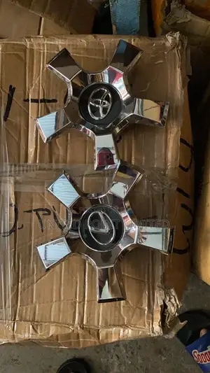 Gx460 / LX570 / Toyota Rim Cover