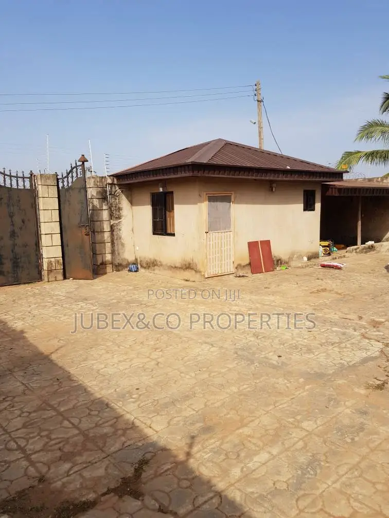 3bdrm Block of Flats in Gasline, Ado-Odo/Ota for sale