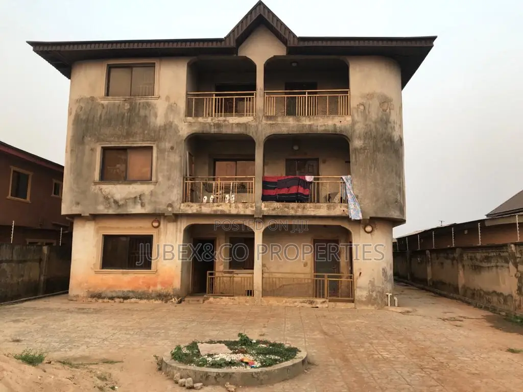 3bdrm Block of Flats in Gasline, Ado-Odo/Ota for sale