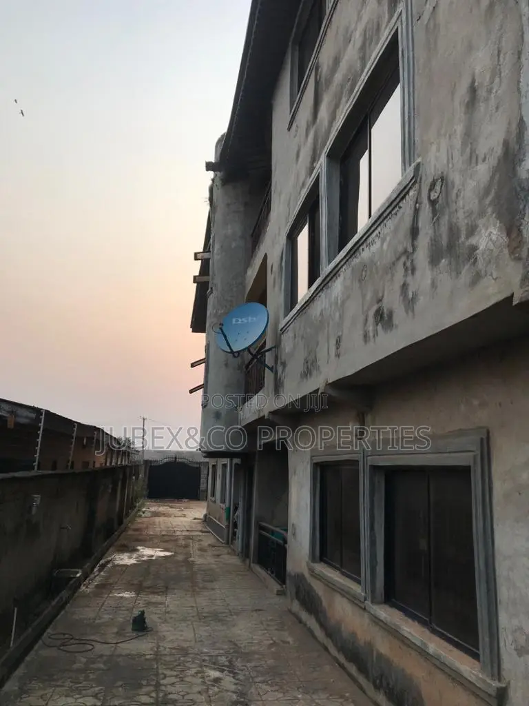 3bdrm Block of Flats in Gasline, Ado-Odo/Ota for sale