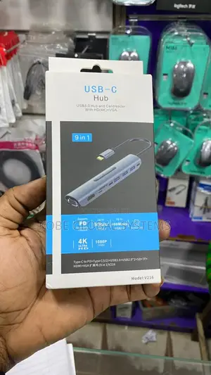 Photo - USB Type C Hub V216 9 in 1
