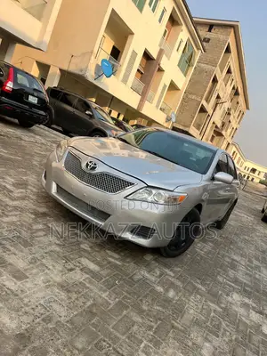 Toyota Camry 2011 Silver