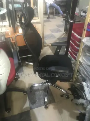 Executive Office Swivel Chair With Headrest