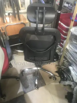 Executive Office Swivel Chair With Headrest