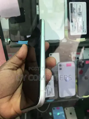Apple iPhone 11 64 GB White