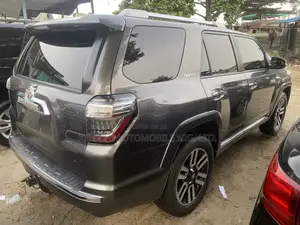 Toyota 4-Runner Limited 4X4 2013 Gray