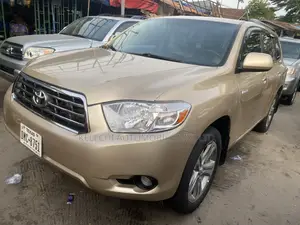 Toyota Highlander Limited 2010 Gold