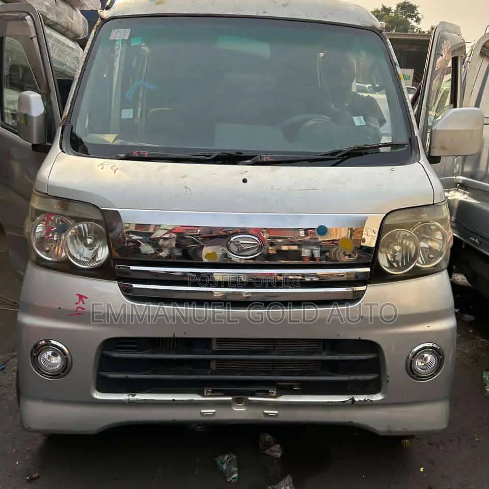 Suzuki APV Minibus 2010 White