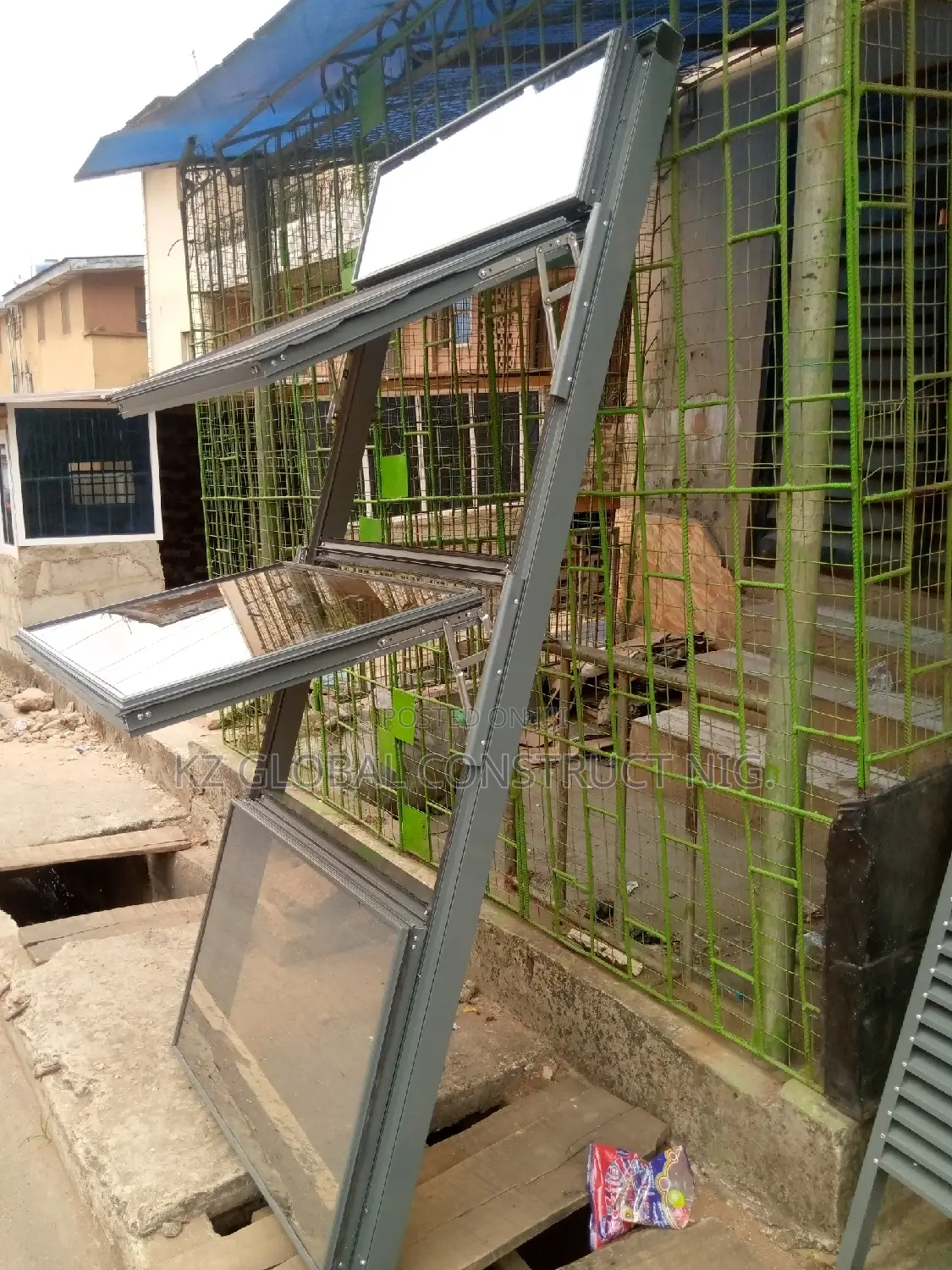 Curtain Wall Projected Window and Fix Light