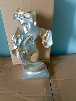 Lovers Statue Mini Resin Crafts