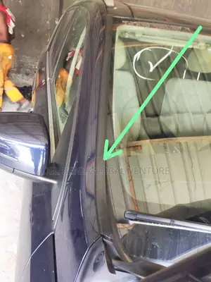 Ml350 2014 Left Side Windscreen Crome