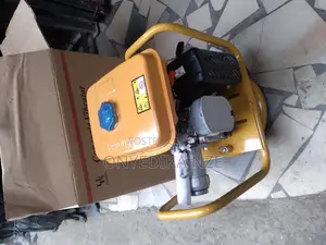 Concrete Vibrator Machine Robin Engine