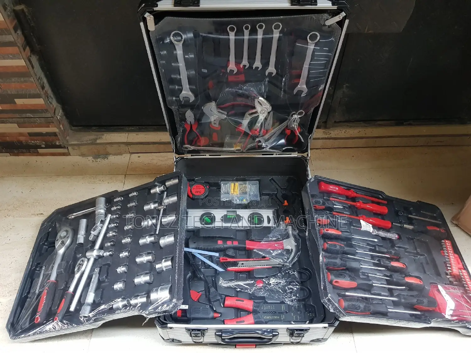 Combination Tools Box (Electrical and Mechanical =187 Pcs)